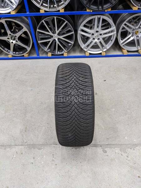 Goodride 235/35 R19 Zimska