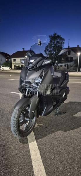 Yamaha XMAX 300