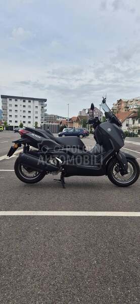 Yamaha XMAX 300
