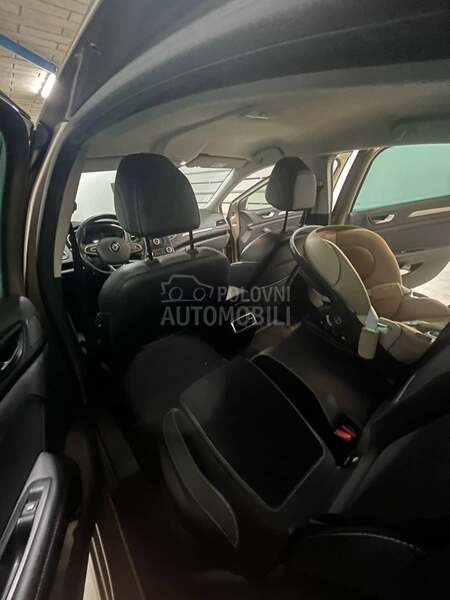 Renault Megane Limunzina