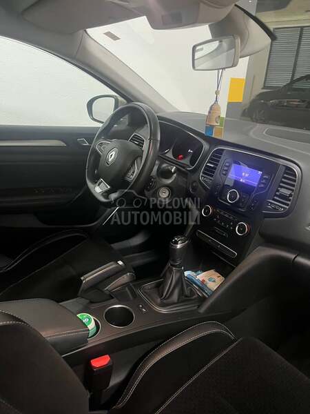 Renault Megane Limunzina