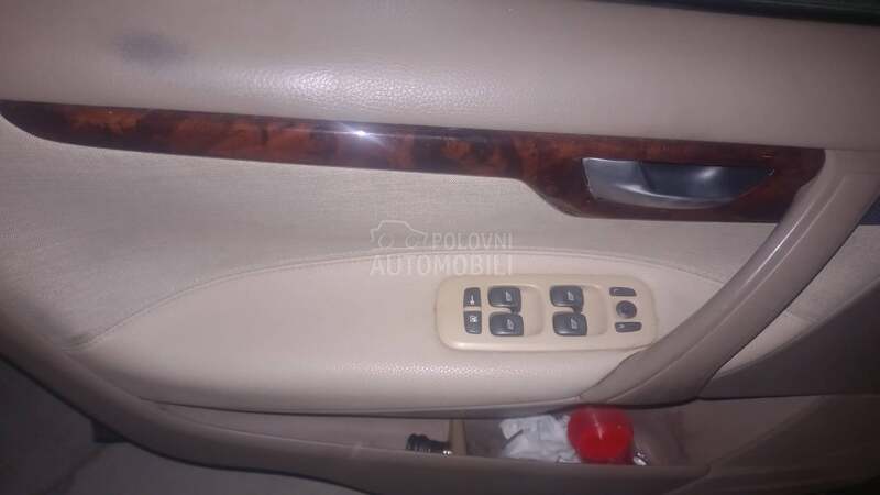 Volvo V70 2.4