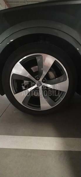 Audi Q7 3.0 TDI S line 7 sed