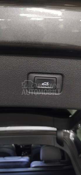 Audi Q7 3.0 TDI S line 7 sed
