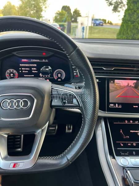 Audi Q8 S LINE /PANO/ MATRIX