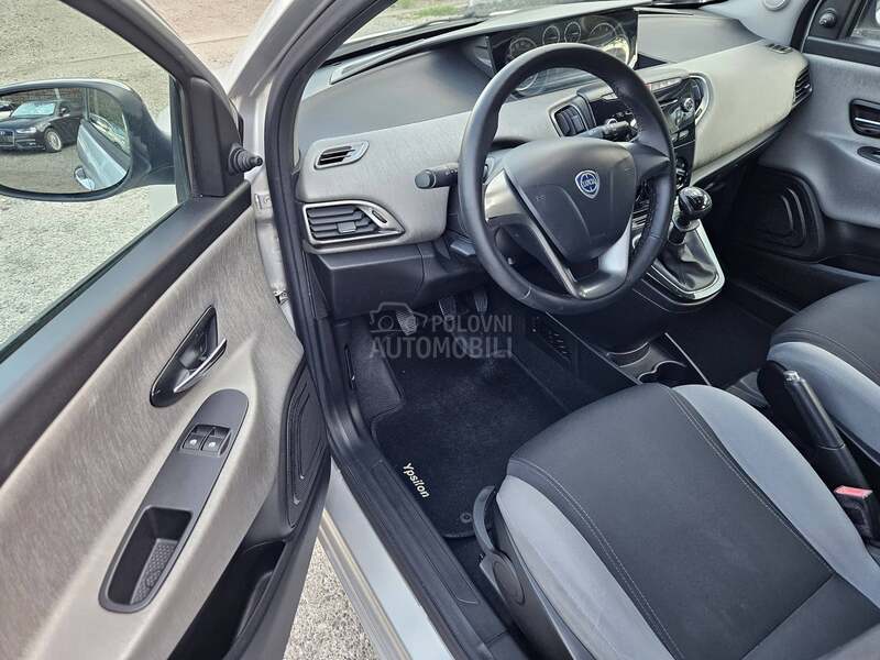 Lancia Ypsilon 1.2 TNG CHIC