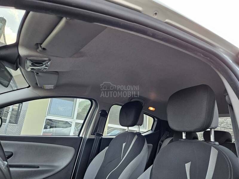 Lancia Ypsilon 1.2 TNG CHIC
