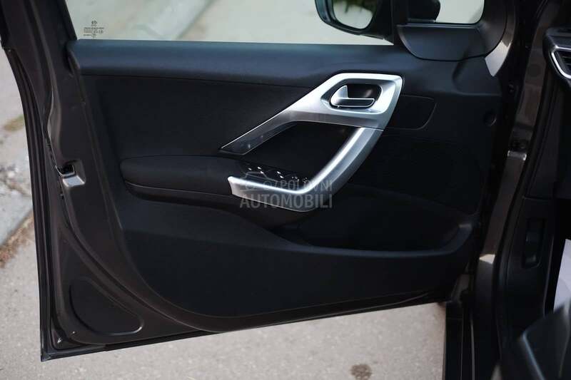 Peugeot 2008 1.5HDi ALLURE 61000
