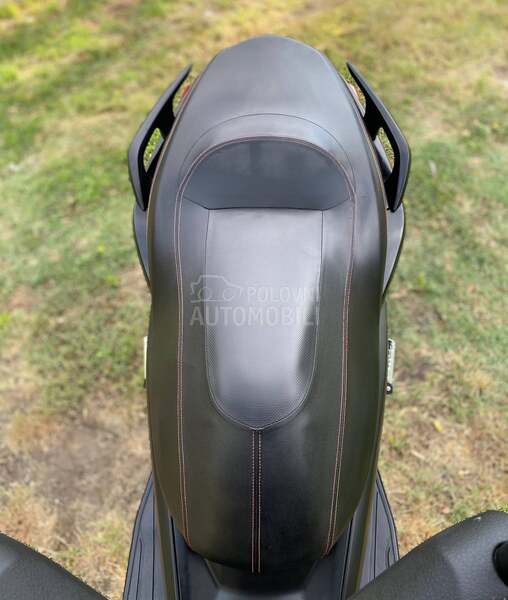Yamaha xmax