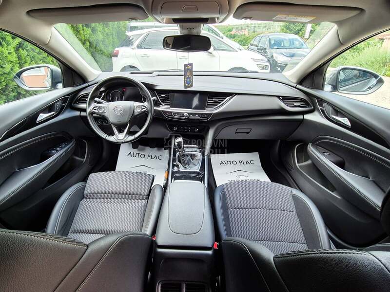 Opel Insignia 1.6 CDTi/GRAND SPORT