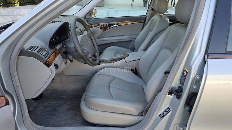 Mercedes Benz E 320 USA