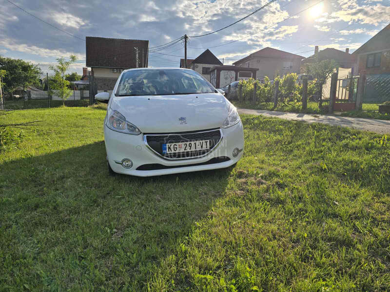 Peugeot 208 
