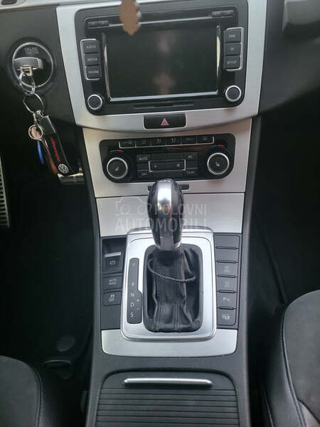 Volkswagen Passat B7 2.0TDI DSG R LINE