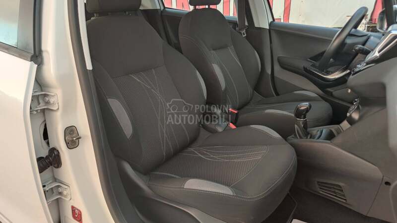 Peugeot 208 1.4 E-HDi /STYLE/NOV