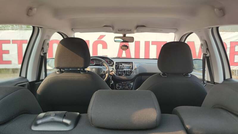 Peugeot 208 1.4 E-HDi /STYLE/NOV