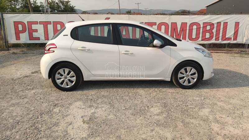 Peugeot 208 1.4 E-HDi /STYLE/NOV