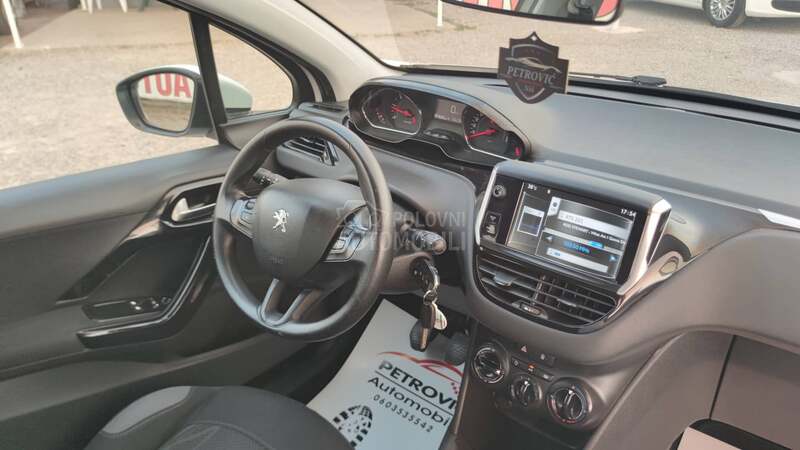 Peugeot 208 1.4 E-HDi /STYLE/NOV