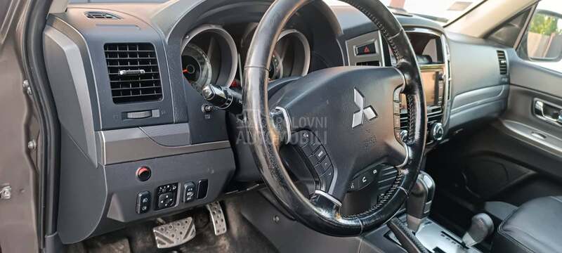Mitsubishi Pajero N1