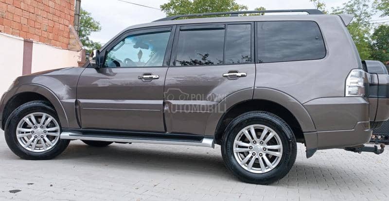 Mitsubishi Pajero N1