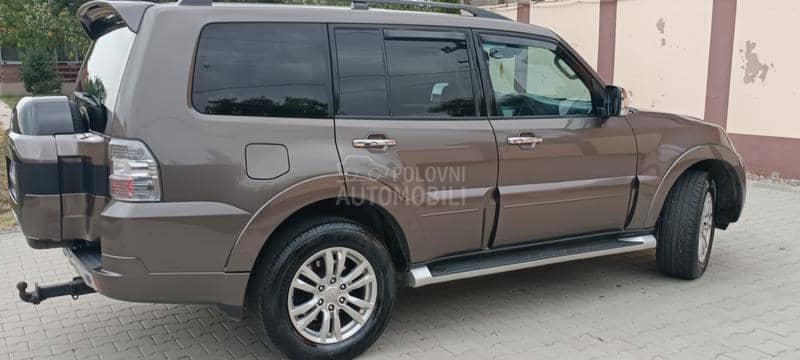 Mitsubishi Pajero N1