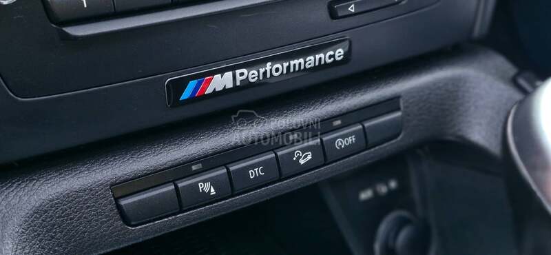 BMW X1 2.0X-DRIVE/PANO/NAV