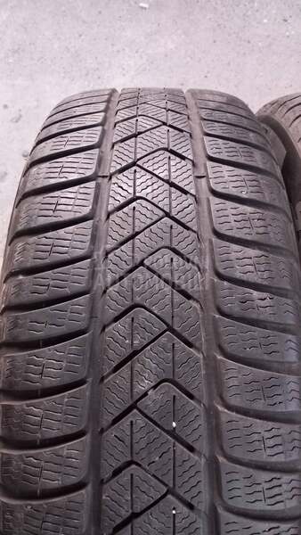 Pirelli 245/50 R19 Zimska