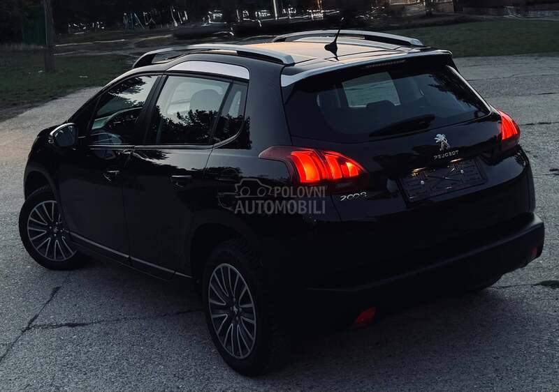 Peugeot 2008 1.2 AllURE  NOV