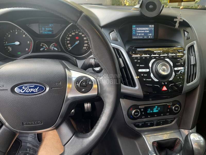 Ford Focus TITANIUM  X