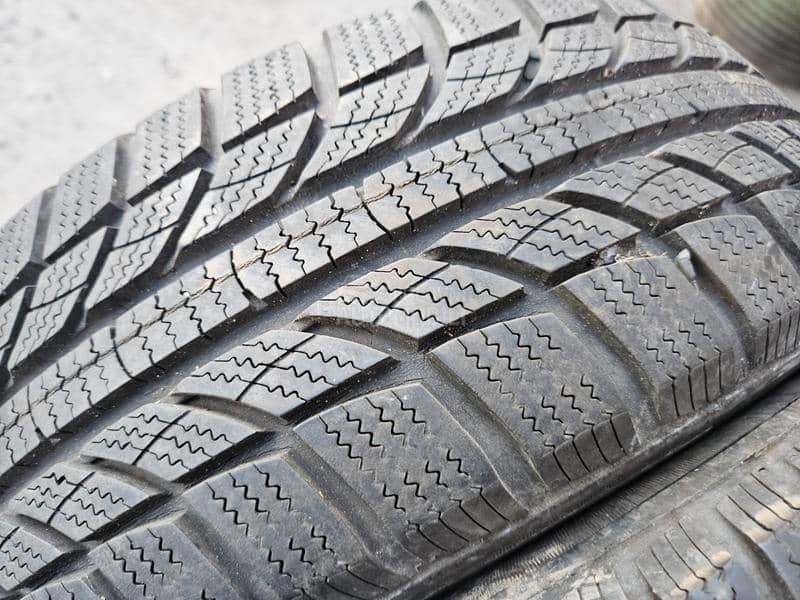 Champiro 175/55 R15 Sve sezone