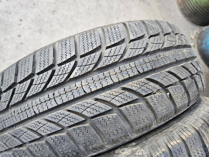Champiro 175/55 R15 Sve sezone