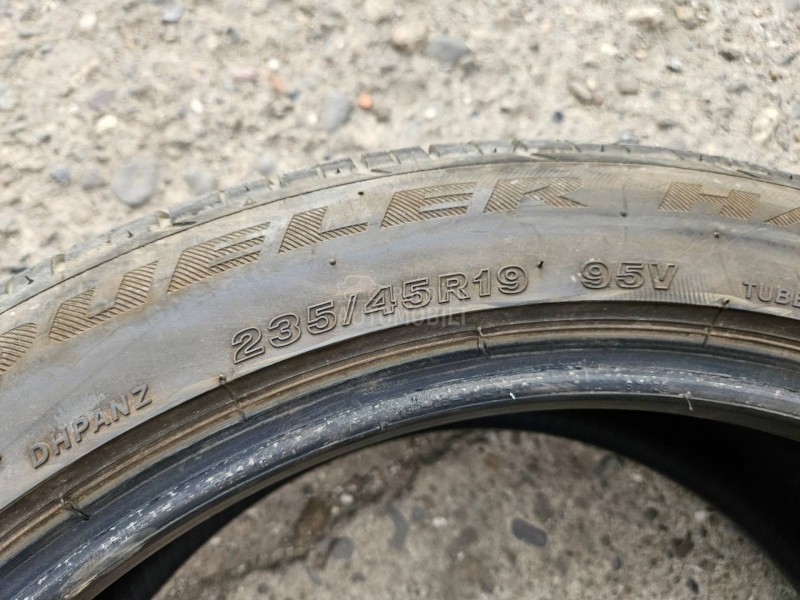 Bridgestone 235/45 R19 Letnja
