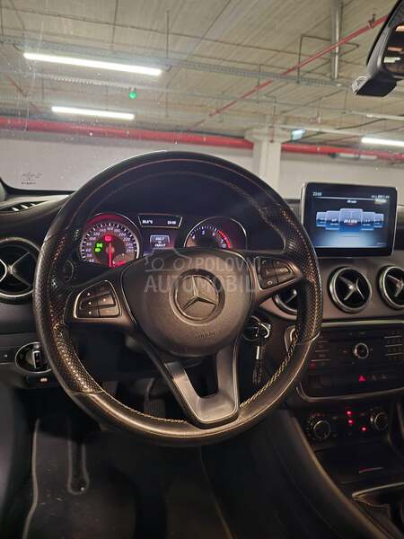 Mercedes Benz CLA 180 