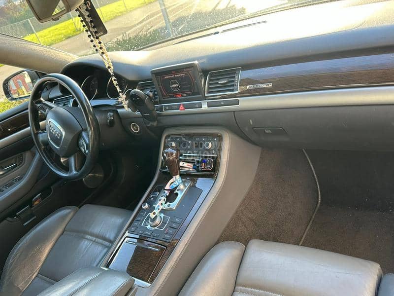 Audi A8 2006. god. -  kompletan auto u delovima