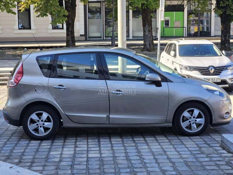 Renault Scenic 1 5 DCI