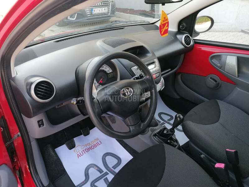 Toyota Aygo 1.0i COOL CH