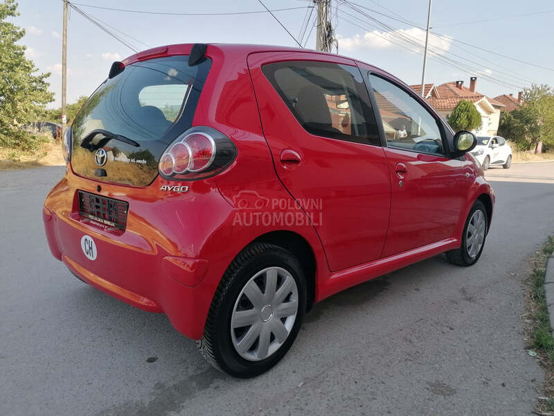 Toyota Aygo 1.0i COOL CH