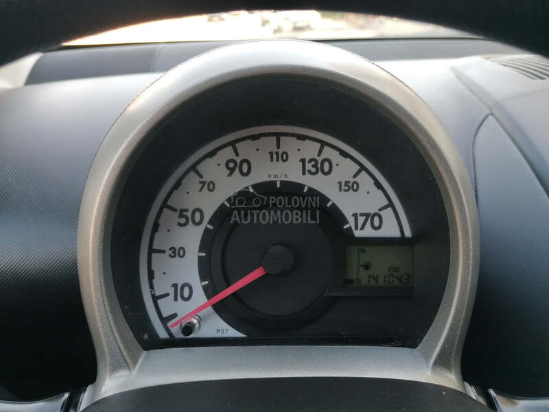 Toyota Aygo 1.0i COOL CH