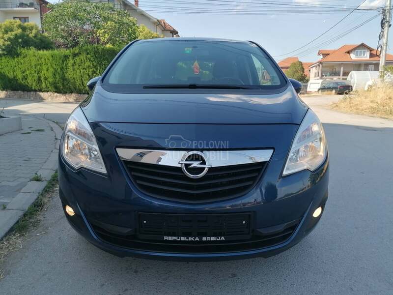 Opel Meriva 1.4i ESSENTIA CH