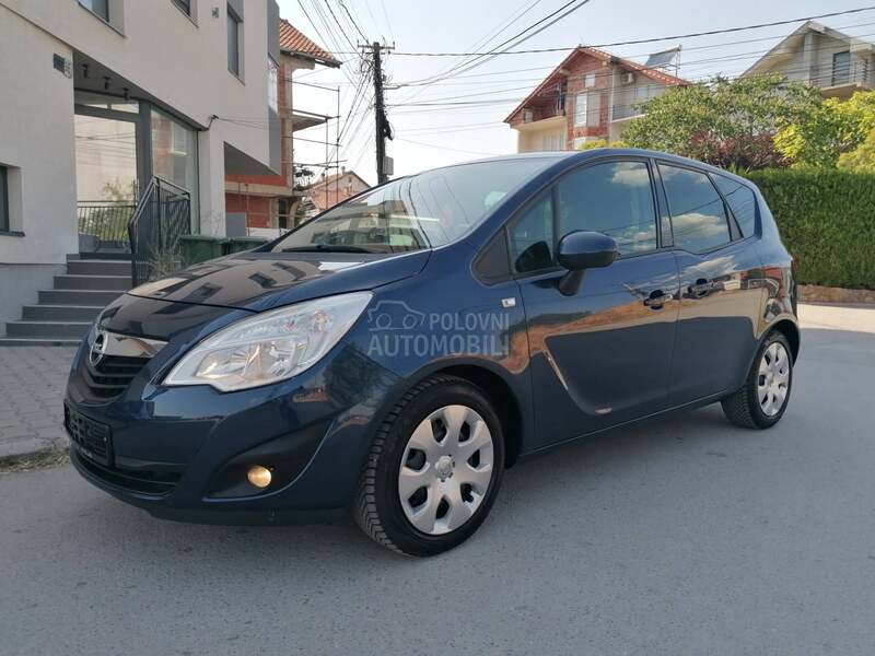 Opel Meriva 1.4i ESSENTIA CH