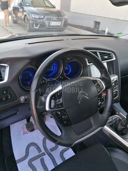 Citroen C4 1.2i SEDUCTION CH
