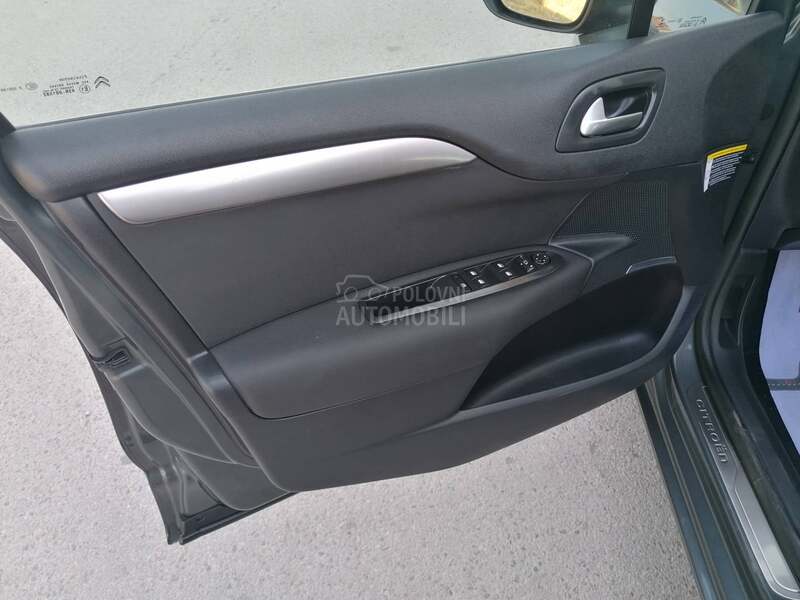 Citroen C4 1.2i SEDUCTION CH