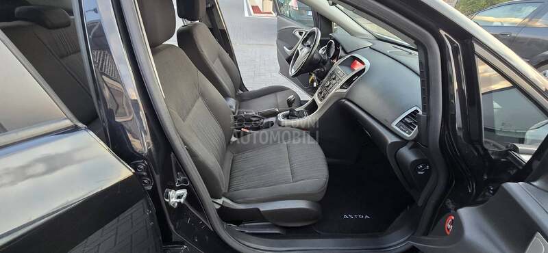 Opel Astra J Ser.ist/74k w/o pi s