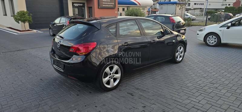 Opel Astra J Ser.ist/74k w/o pi s