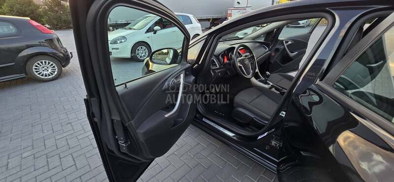 Opel Astra J Ser.ist/74k w/o pi s