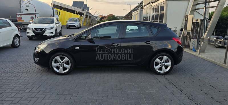 Opel Astra J Ser.ist/74k w/o pi s