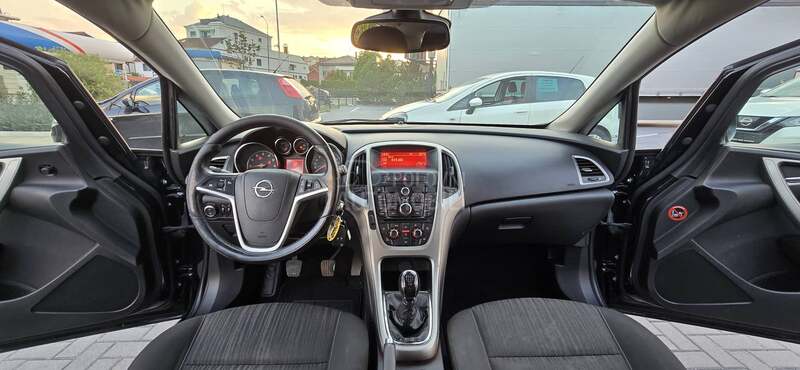 Opel Astra J Ser.ist/74k w/o pi s