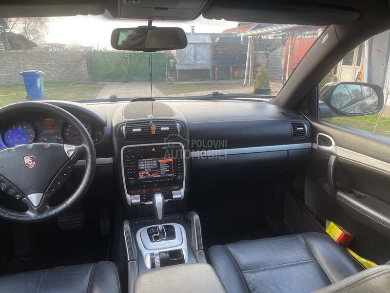 Porsche Cayenne 