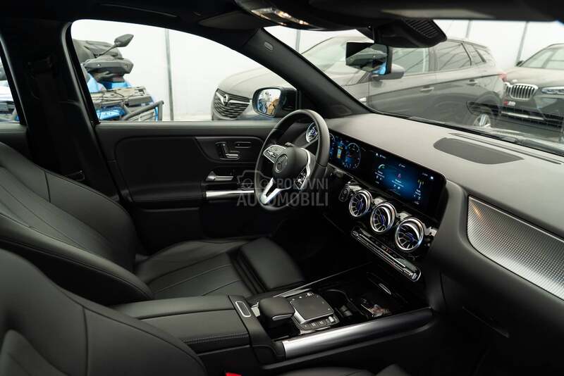 Mercedes Benz GLA 200 d/Pano/virt/amb