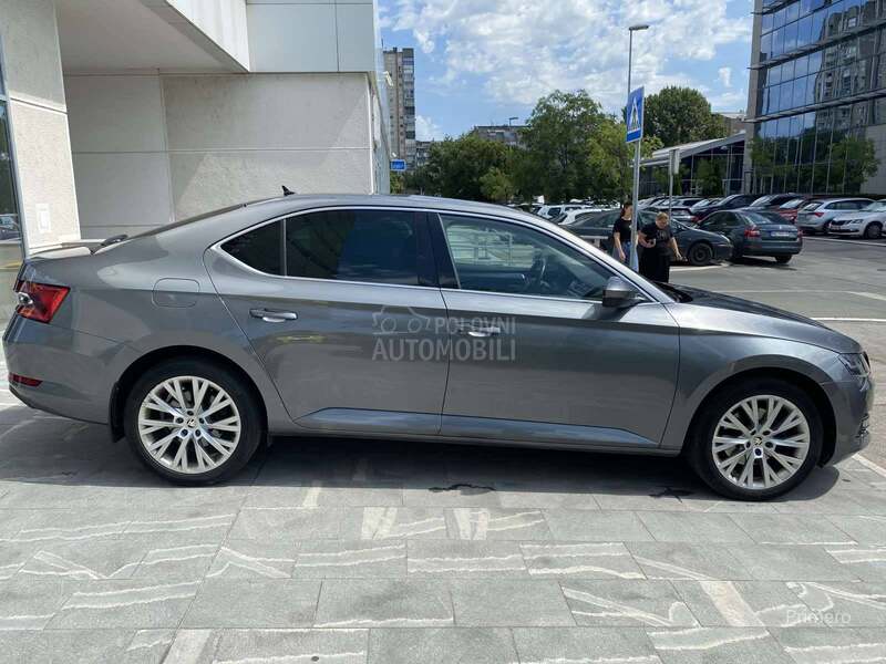 Škoda Superb 1.4 TSI DSG Ambition