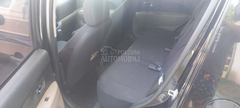 Daihatsu Sirion 13